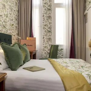 hotellátogatás
