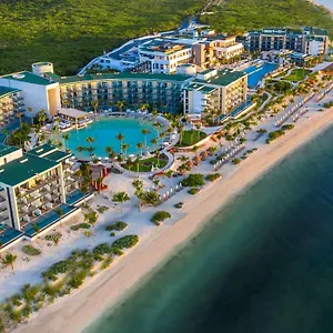 Resort Haven Riviera Cancun